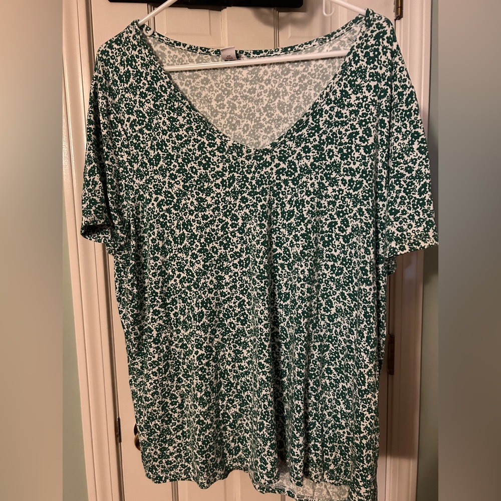Women’s XL Old Navy Luxe V-Neck Shirt